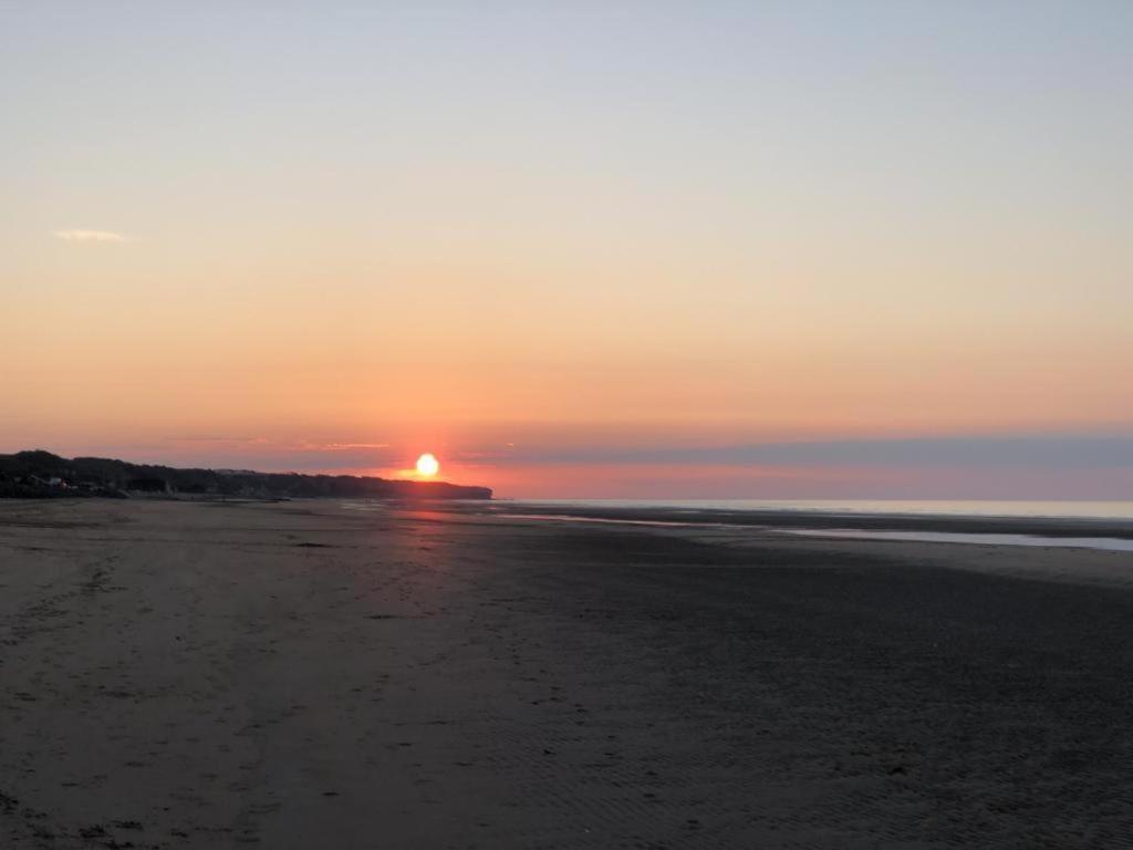 Little Kahlo Omaha Beach Colleville-sur-Mer Exterior foto